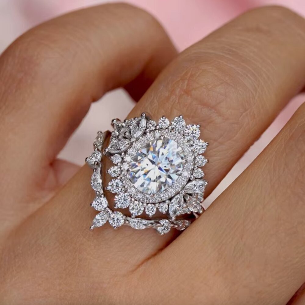 NEW 18k White Gold Diamond Ring Oval Cut Halo Bridal Ring Set of 2 Rings
